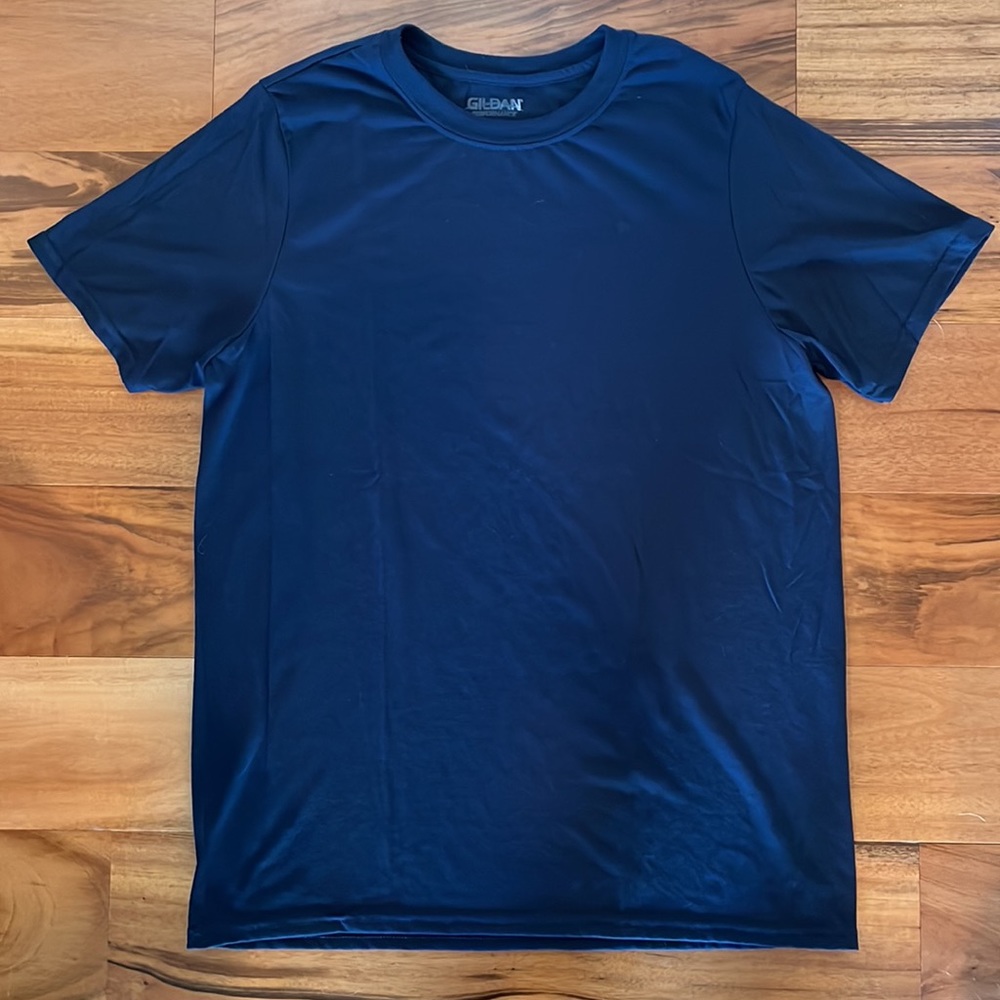 Men's Navy/Dark Blue Gildan Tee Shirt, Size Medium